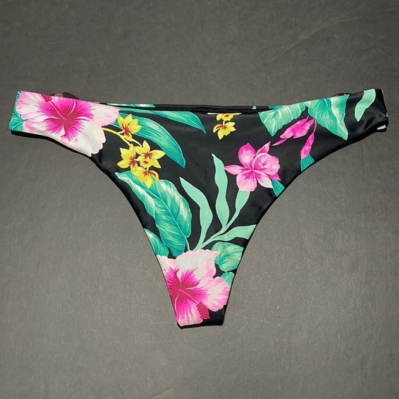 Cheeky black floral bikini bottom with ring design in women’s size small - Picture 3 of 7
